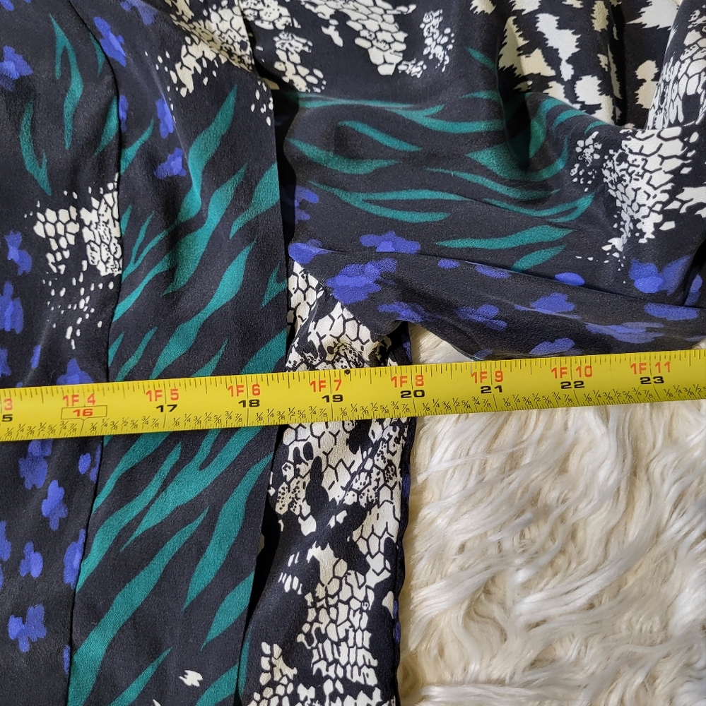 Veronica Beard Stretch Silk Blouse Buckley Black, Green and Blue Animal Print 8 - Picture 9 of 16